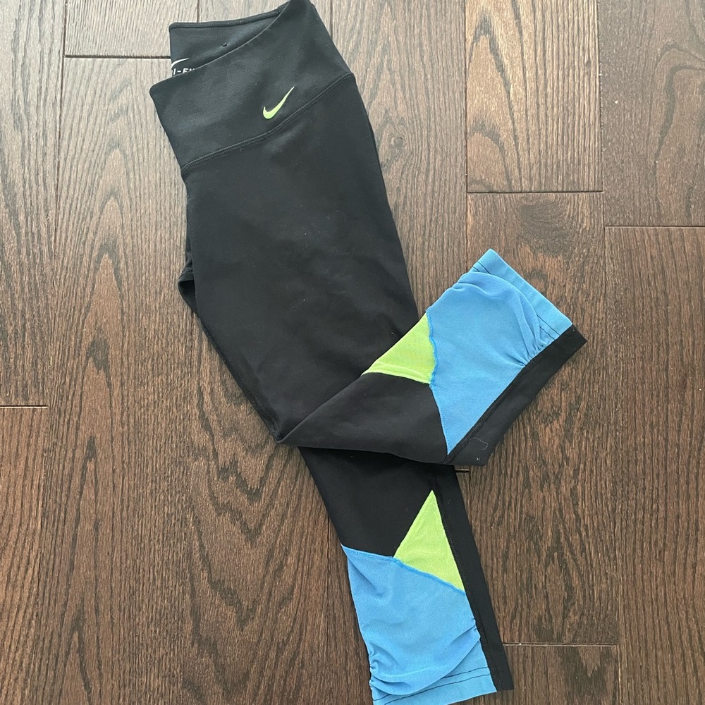 Nike Cropped Leggings - Black with green and blue mesh